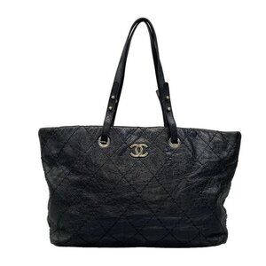 Auth CHANEL On The Road A48019 Black grazed calfskin Tote Bag